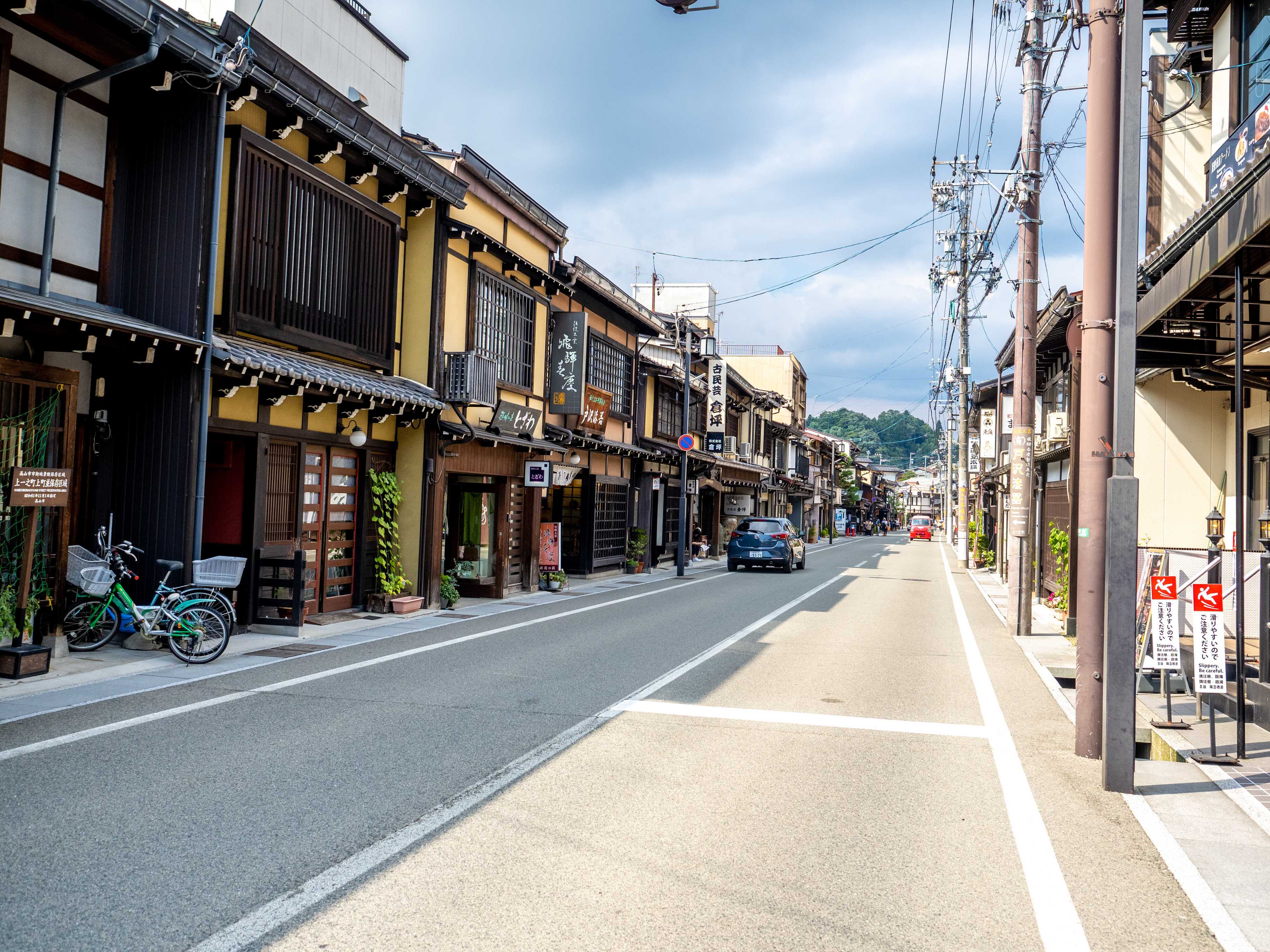 Take a stroll through Takayama's Old Town | Timbuktu Travel