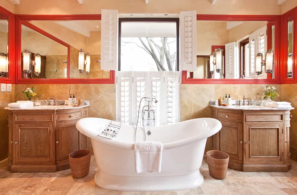 Elegant bathing