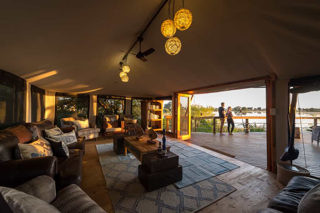The spacious main area and breathtaking views