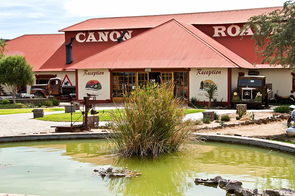 The main building hosts the restaurant and reception of the Canyon Roadhouse.