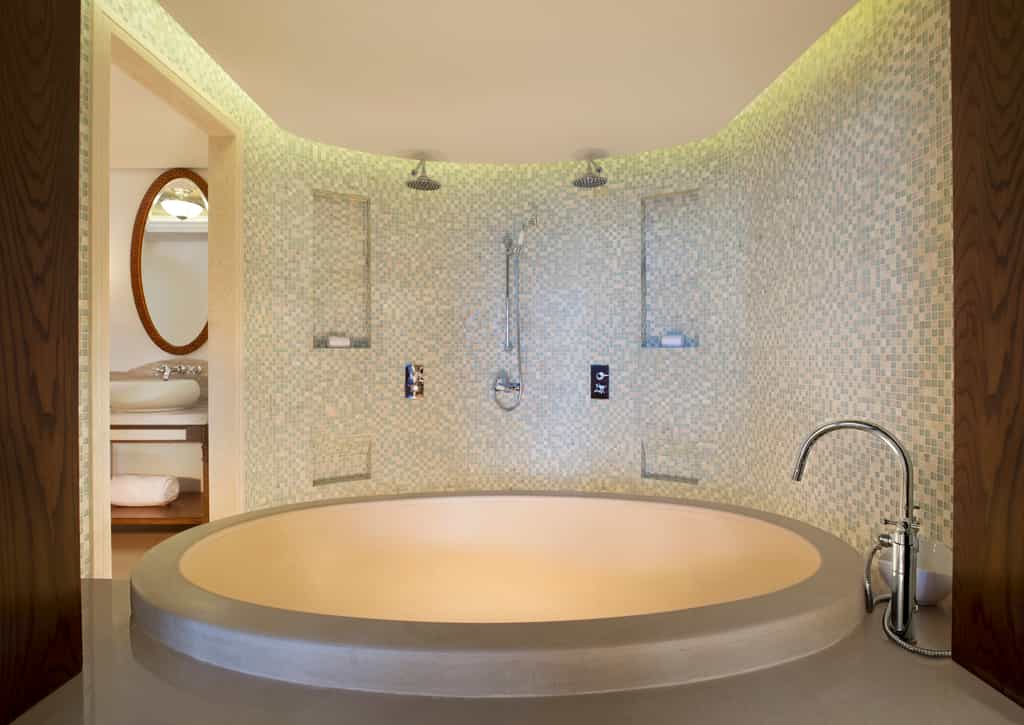 Suite Bathroom