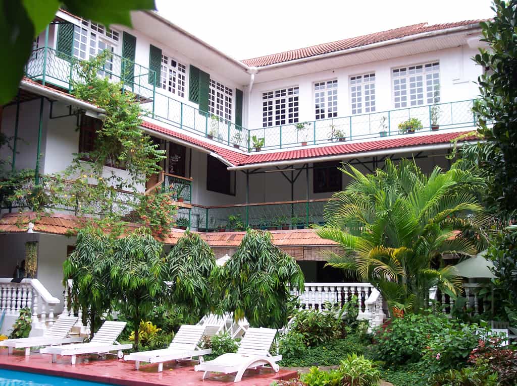 The emphasis is on comfort, hospitality, and courteous service. 