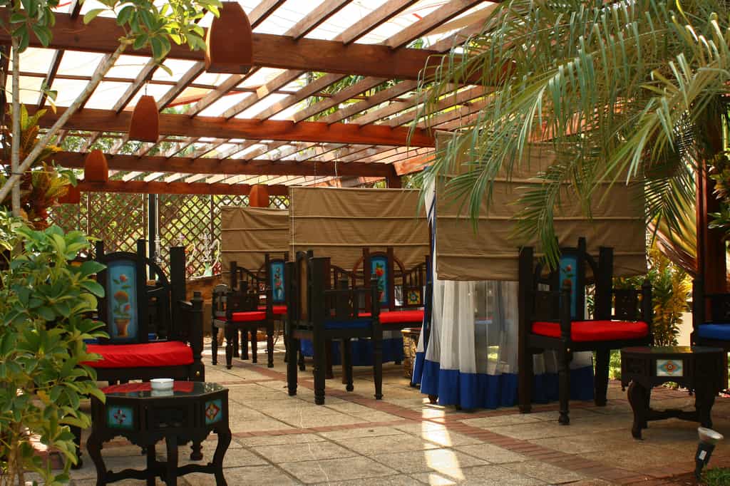 True to its city’s name, this hotel welcomes guests into tranquillity and effortless beauty. 