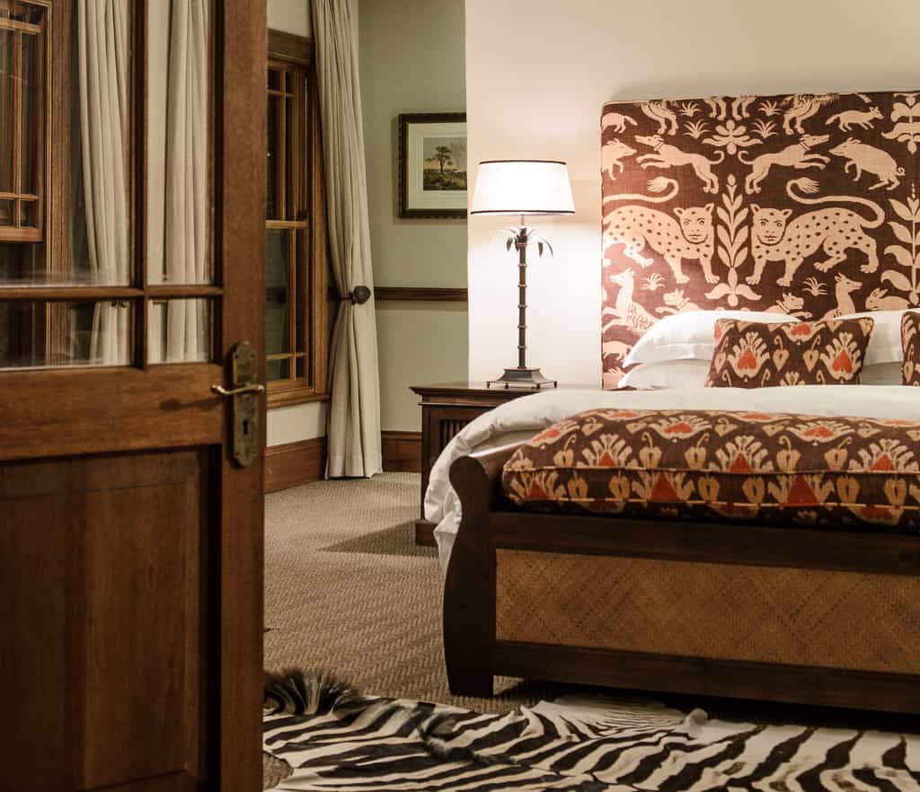 Baines offers accommodation to a maximum of 16 guests in 8 individual suites. 3 suites are located in close proximity to the main lodge whereas the remaining 5 are situated in more secluded areas.