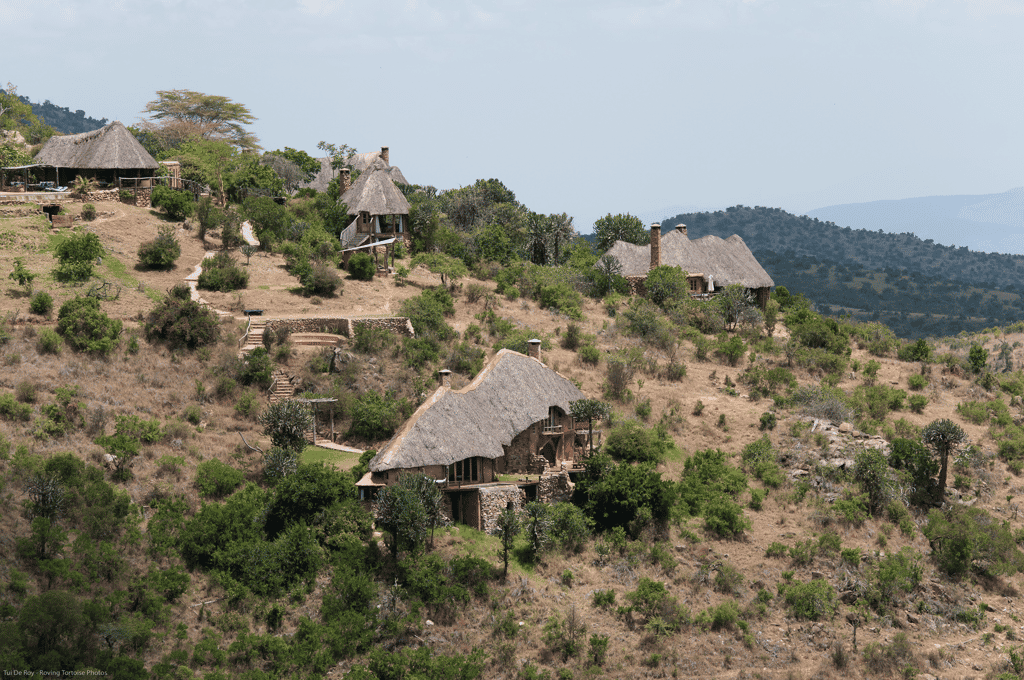 Eight private cottages are scattered down the ridge.