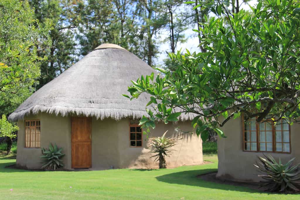Chrislin African Lodge Orchard Mud Huts