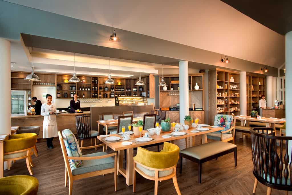 Monet's Restaurant & Deli Interior