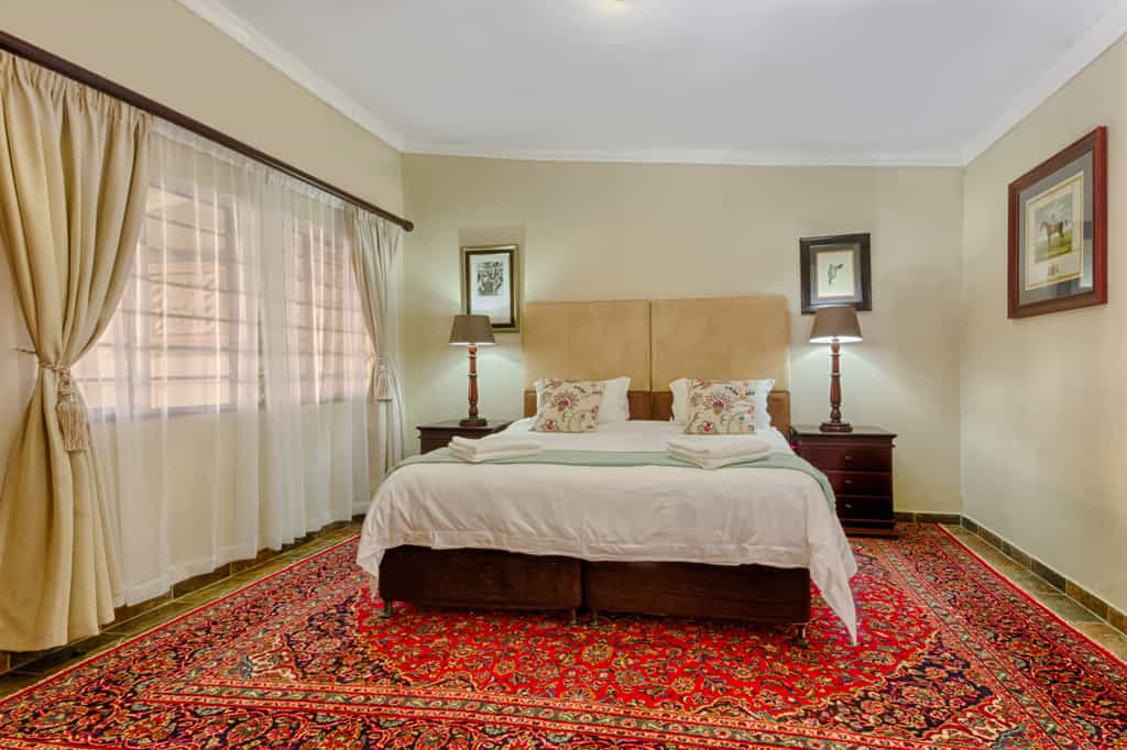 Luxurious, spacious and comfortable this room offers private entrance and private patio next to the pool. Safe and secure off road parking. 