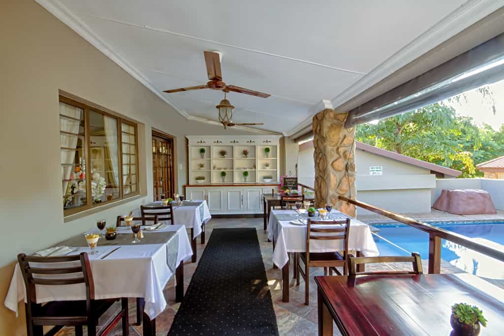Enjoy breakfast while listening to the resident Birds and vervet monkeys. 