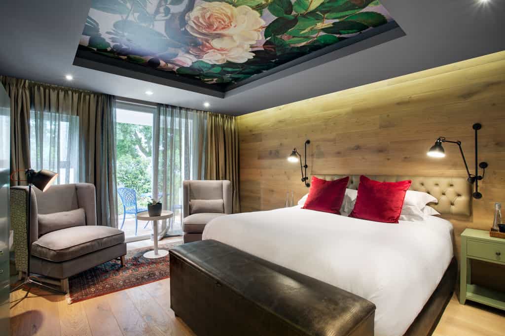 The rose ceiling of the Premier bedroom