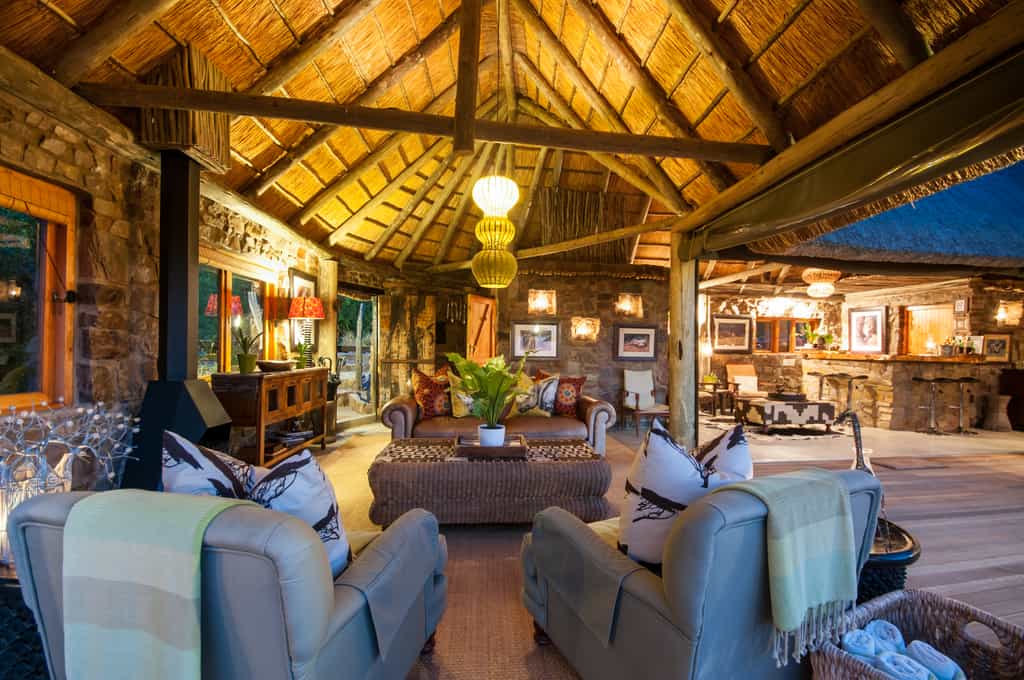 Lodge Lounge & Bar