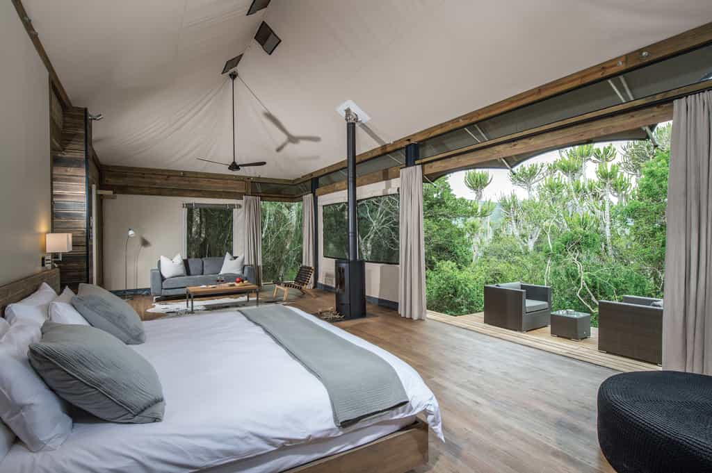 Each of the nine suites is located in the natural bush and offers luxurious beds, living space, decks and bathrooms.