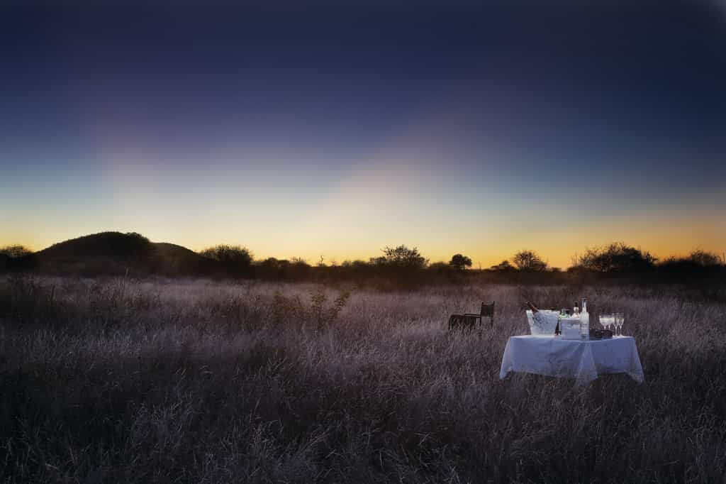 Sundowners in the bush 