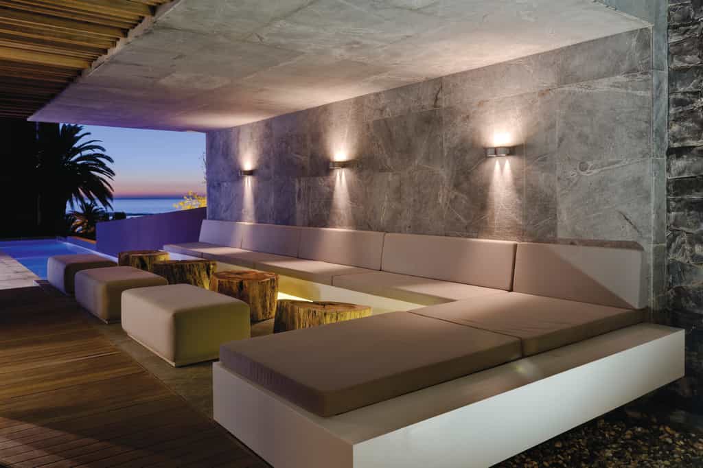 Lapa overlooking the pool and Camps Bay beach
