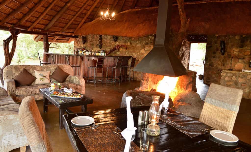 Loung & dining area