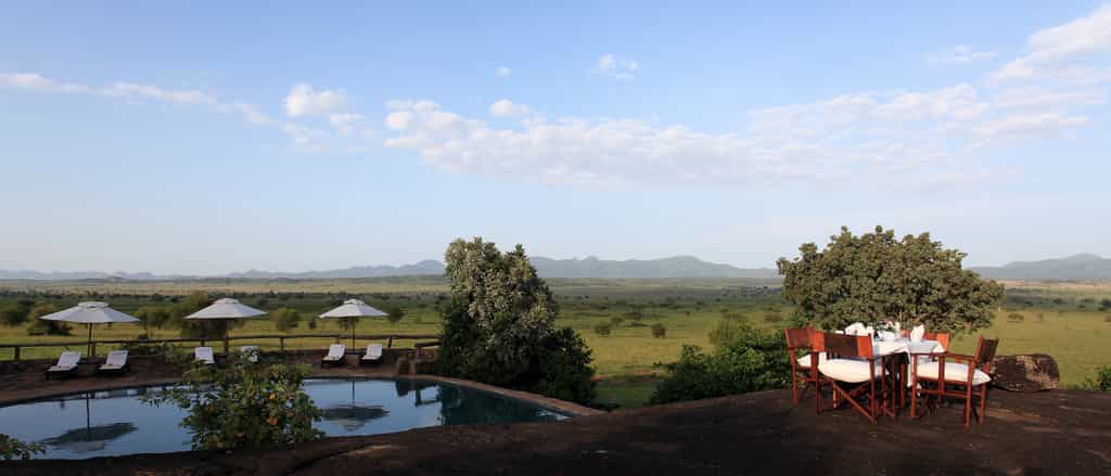 Apoka Safari Lodge Outdoor Dining
