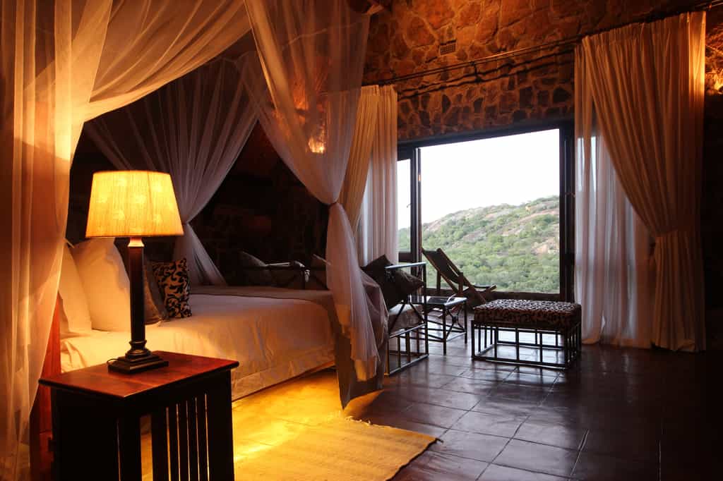 From families to adventure seekers to honeymooners, Big Cave Camp has it all!