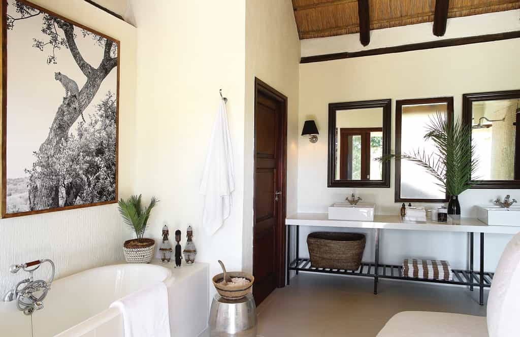 Suite Bathroom 
