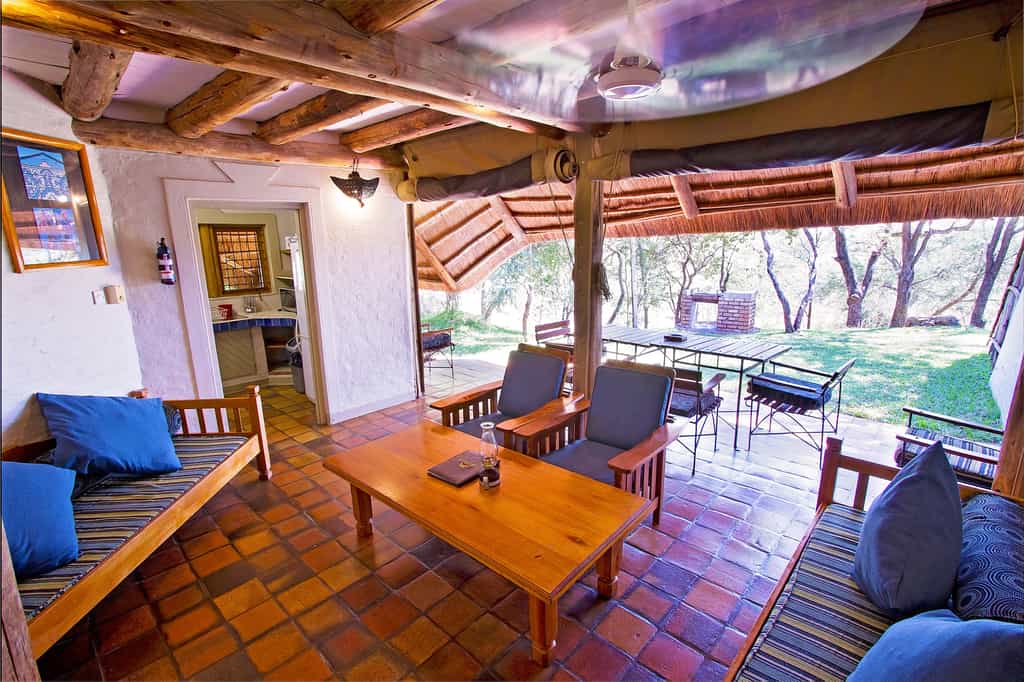 Pronounced ‘Lock-oo-too-la’, it means 'Place of Peace' in the local siNdebele tongue, and certainly lives up to this description  Each lodge has it's own outside area and garden. 