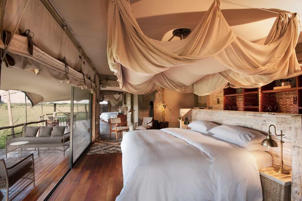 Inter leading bedrooms with patio 