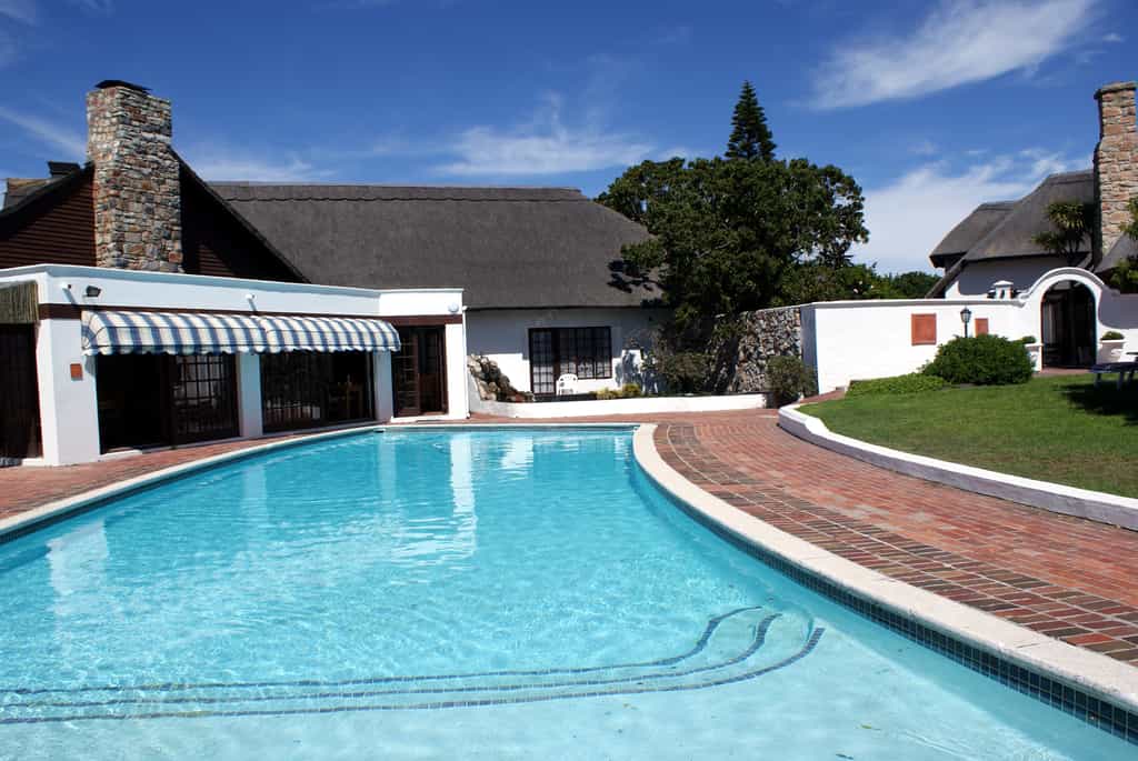 The 17 meter solar heated pool is there for the guests to enjoy. The Breakfast room looks out over the sparkling pool and gardens.