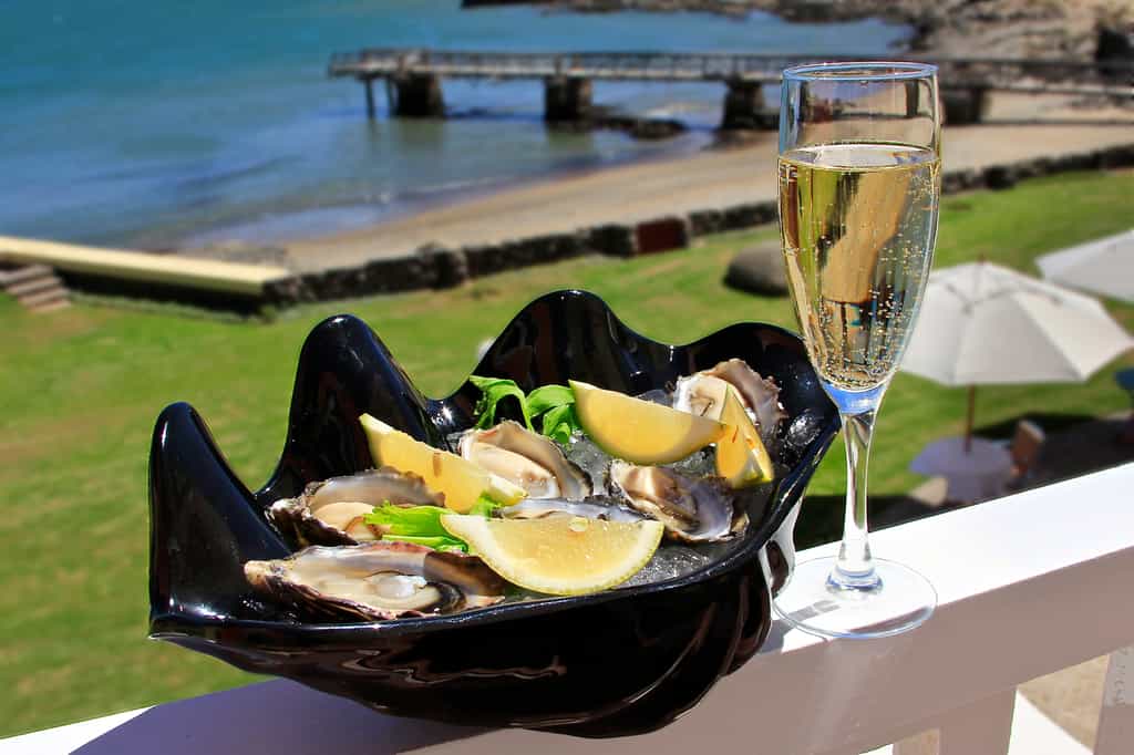 CRAYFISH BAR & LOUNGE