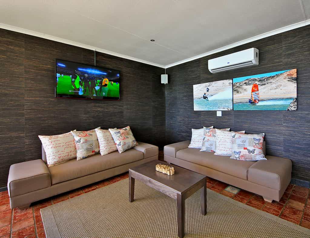 CRAYFISH BAR & LOUNGE
