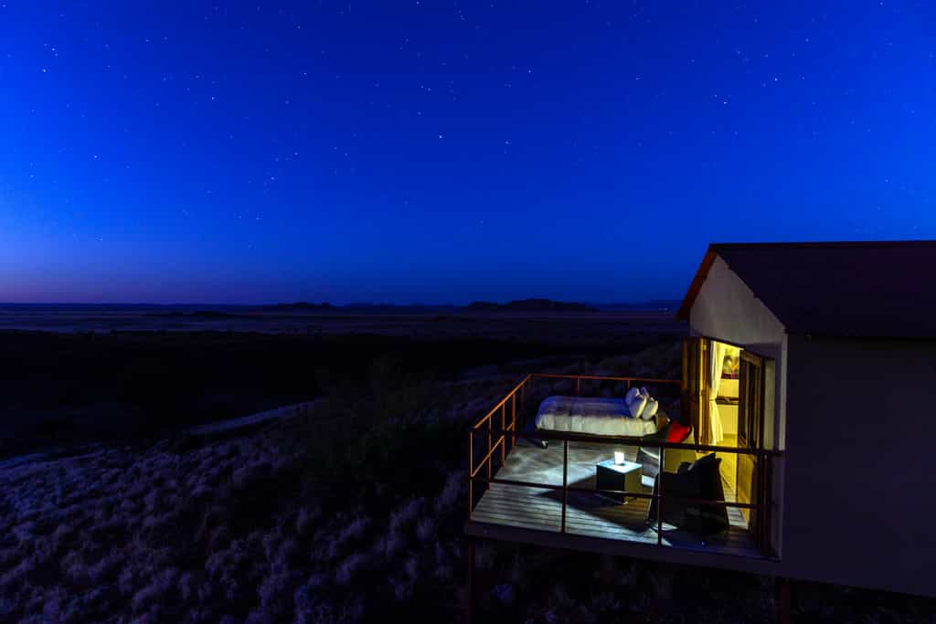 The night falls of the desert