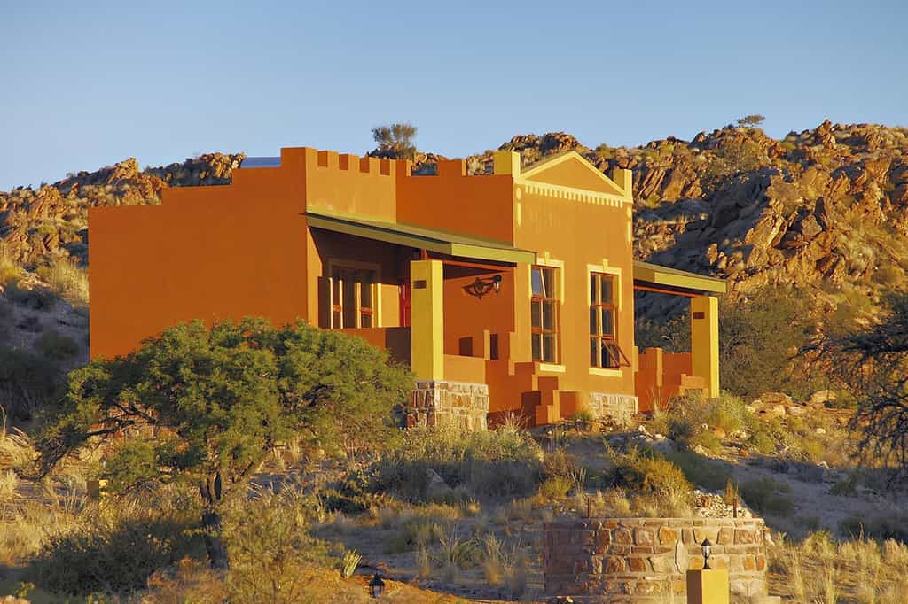 Desert Horse Inn affords grand vistas of mountain scenery and sweeping desert plains.