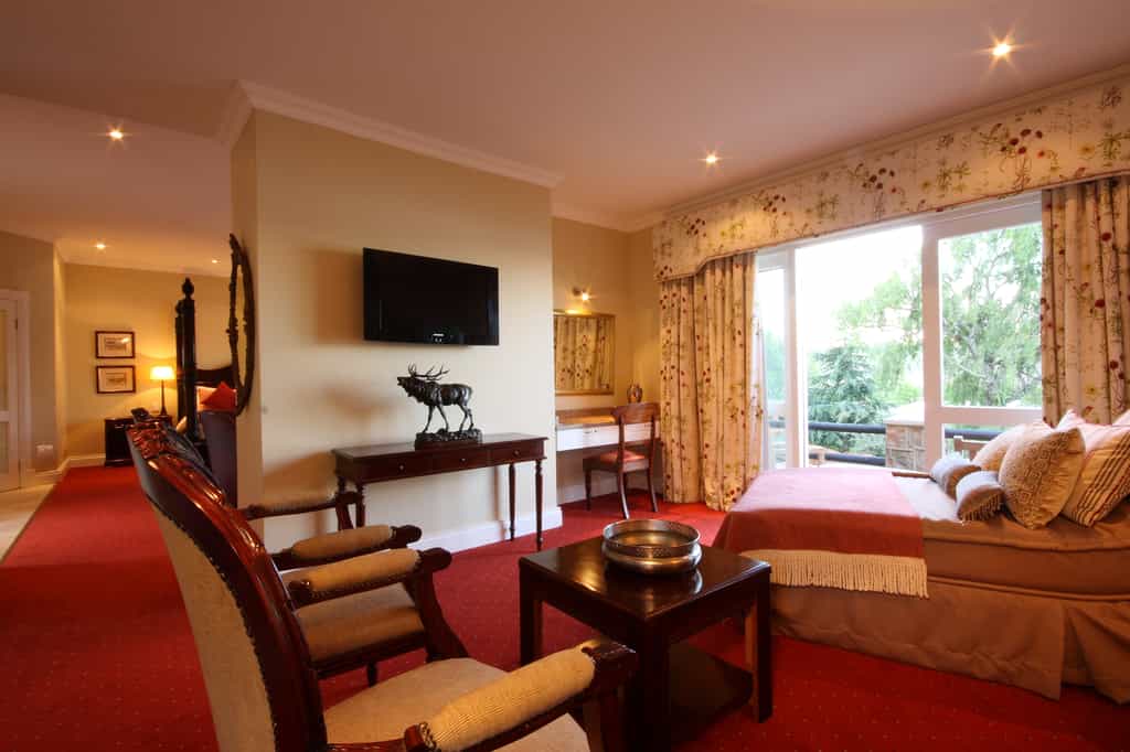Honeymoon suite - lounge.