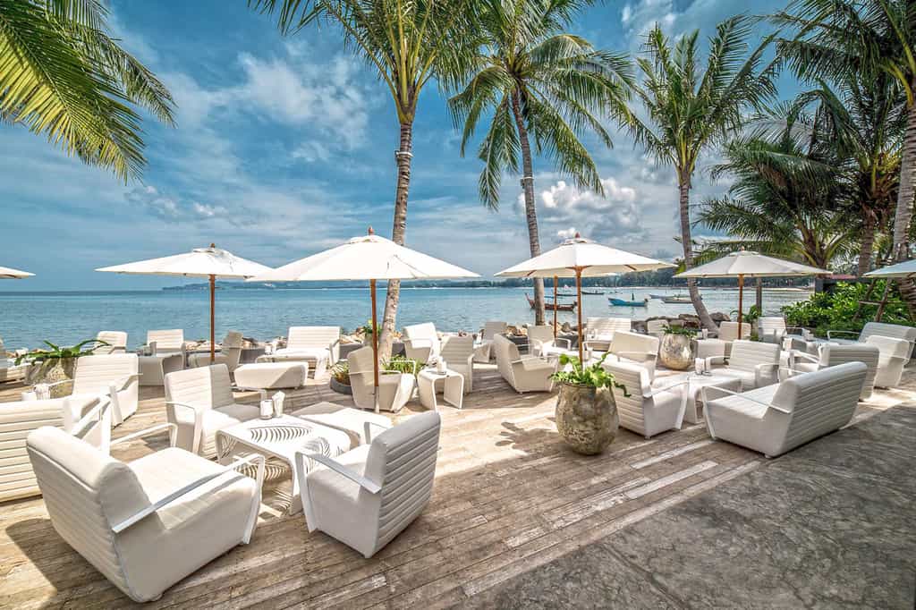 Palm Seaside Lounge