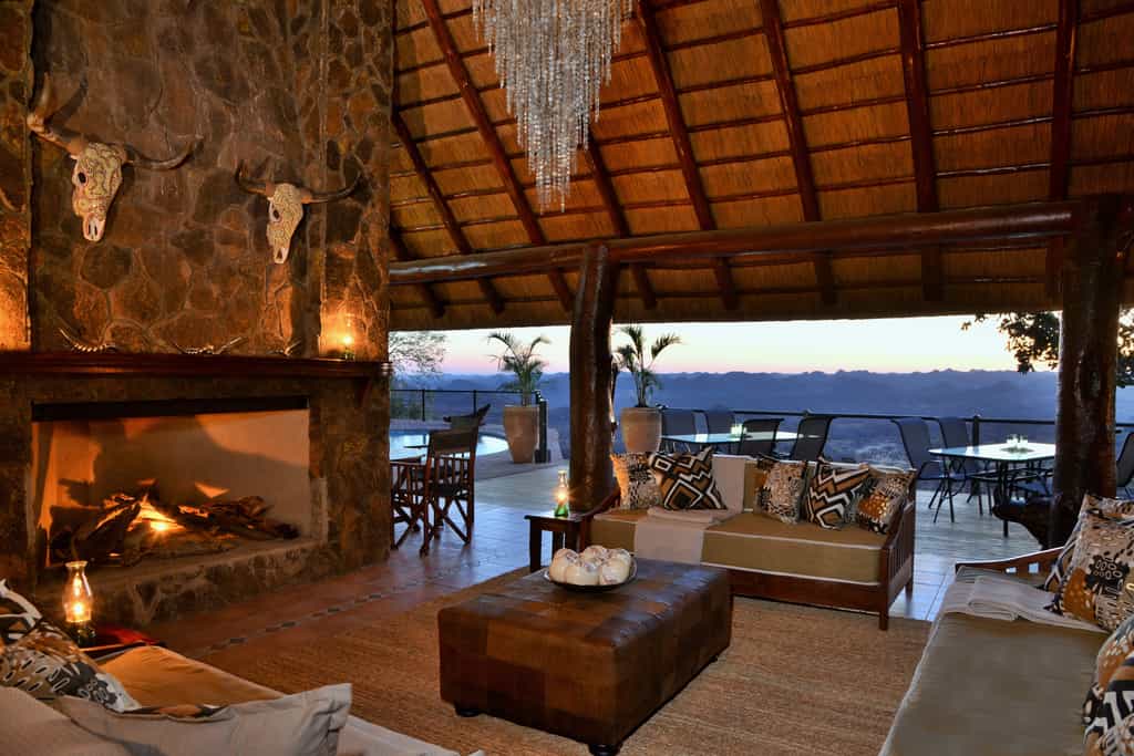 Comfortable lounge and bar, open fronted towards the breathtaking view