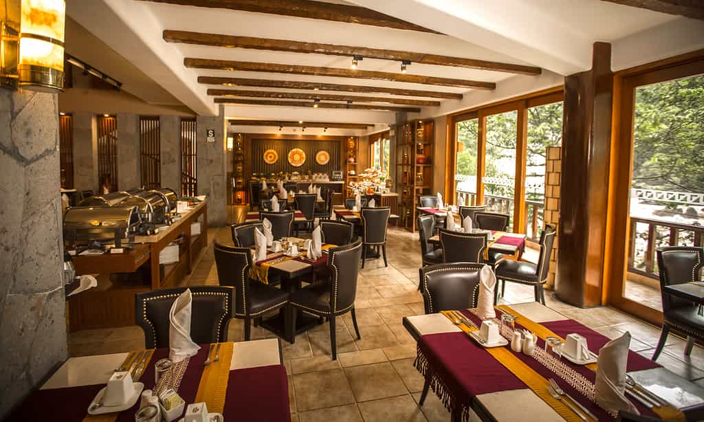 Qunuq Restaurant with panoramic view of the Vilcanota river 