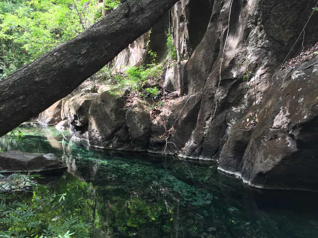 1 mile long thermal river with dozens of natural pools