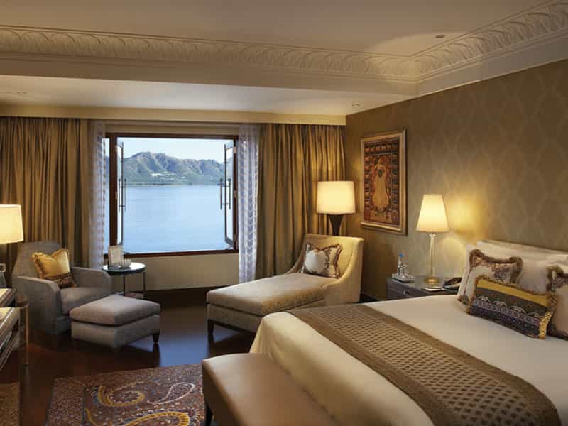 Luxury Suite 