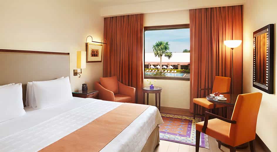 Deluxe Pool View Room