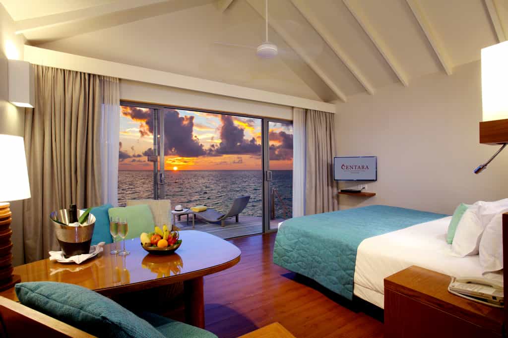 Deluxe Sunset Water Villa
