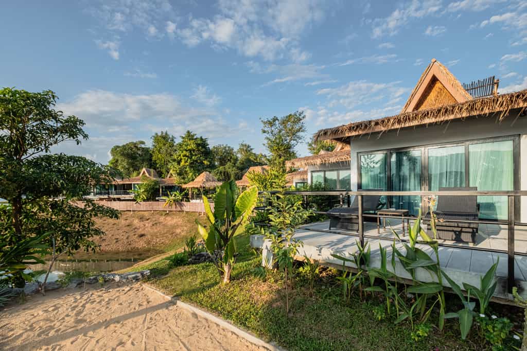 Deluxe Beach View Bungalows 
