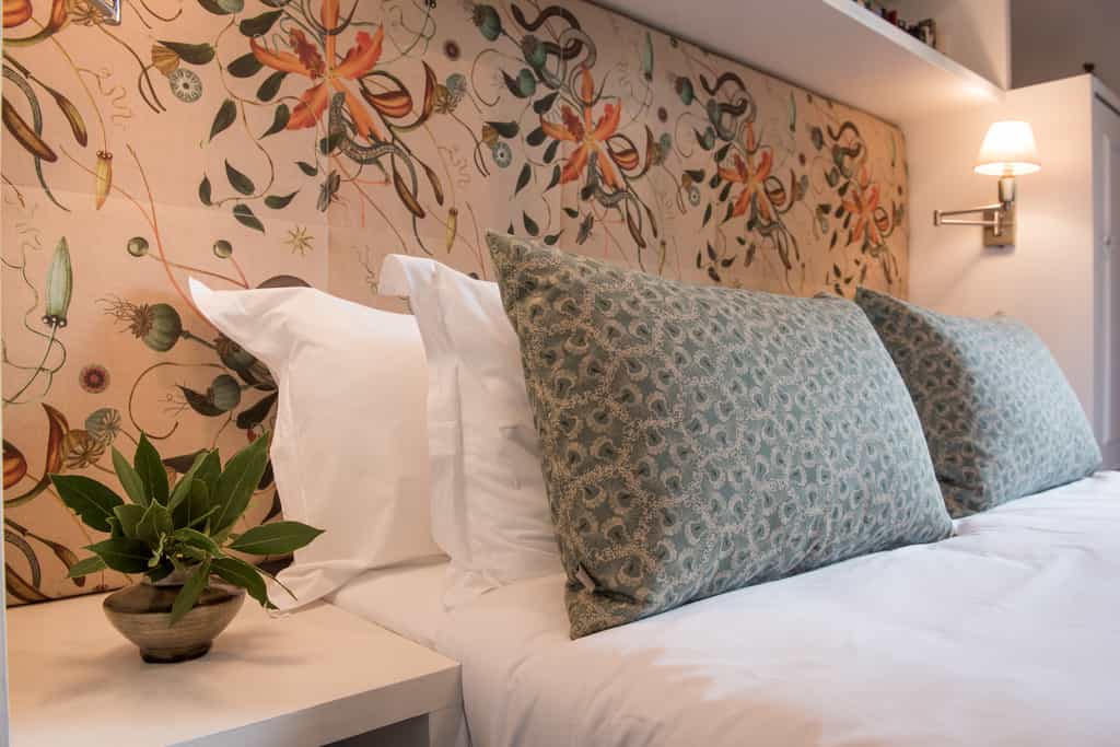 Mini Deluxe Room