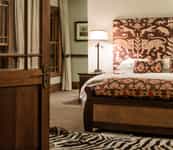 Baines offers accommodation to a maximum of 16 guests in 8 individual suites. 3 suites are located in close proximity to the main lodge whereas the remaining 5 are situated in more secluded areas.