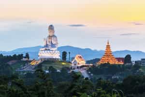 Walk around Chiang Rai at night
