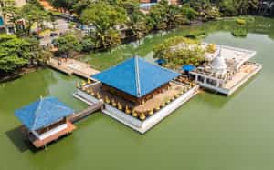 Admire the architecture of Geoffrey Bawa, Colombo