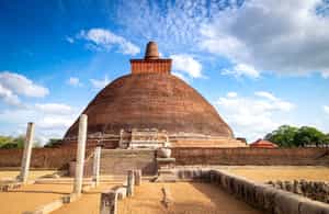 Visit the ancient Buddhist temple, Jetavanaramaya