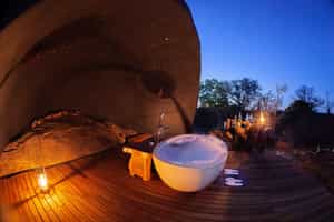 Bathe under the stars in the middle of the bush