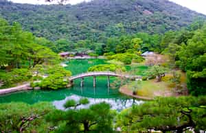 Take a walk around Ritsurin Garden, Takamatsu
