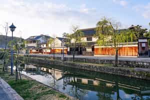 Stroll along the idyllic canals of Kurashiki