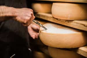 Visit a cheese-making farmhouse in Puglia