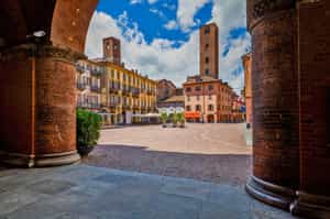See the historical sites of Alba