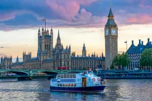 Sip champagne on a luxury Thames cruise