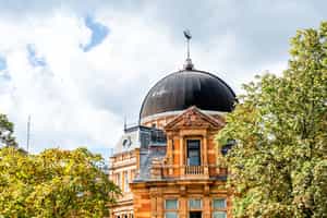 Straddle the meridian at the Royal Observatory